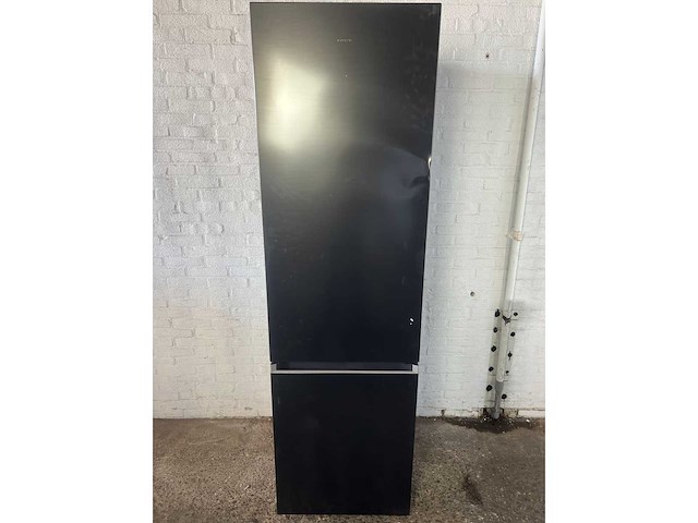 Samsung rb38c607ab1/ef - koel-vriescombinatie - zwart - afbeelding 1 van  4