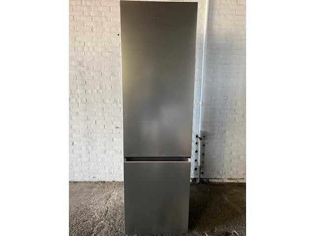 Samsung rb38c607as9 koel-vriescombinatie zilver rvs met wi-fi - afbeelding 1 van  5