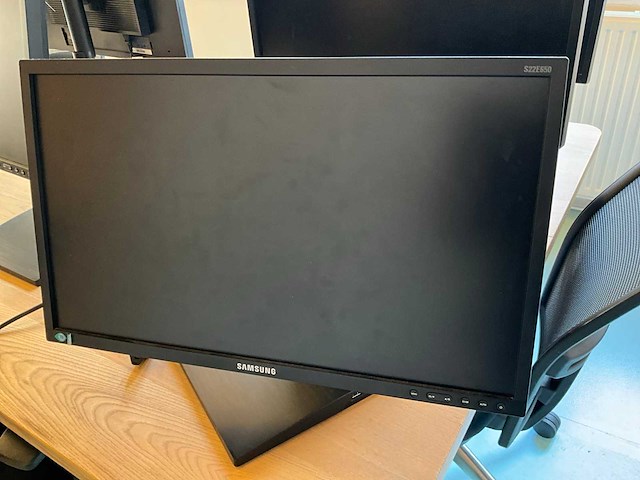Samsung s22e650d monitor (7x) - afbeelding 4 van  5