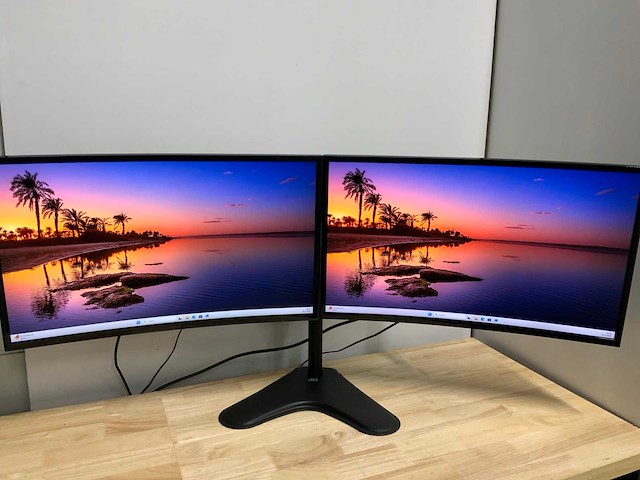 Samsung s27366gau curved monitor (22x) - afbeelding 1 van  11