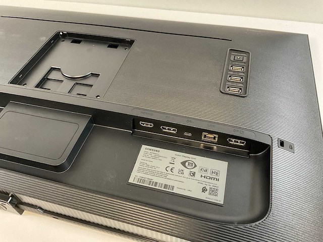 Samsung (s27a600uuu) 27”, 2560x1440 (qhd) ips monitor - afbeelding 5 van  6