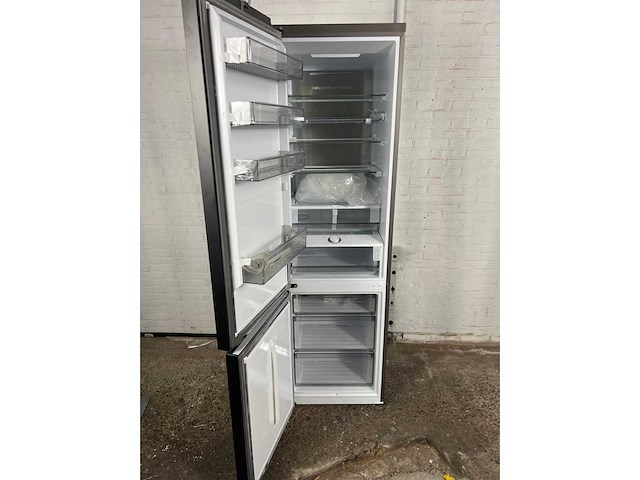 Samsung samsung koel-vriescombinatie 7-serie rb38c7b6as9 - afbeelding 1 van  4