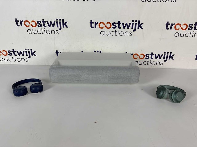 Samsung sp-lsp9tfaxxn beamer | jbl koptelefoon | sony koptelefoon - afbeelding 1 van  1