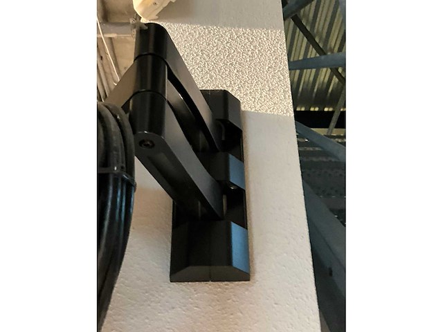 Samsung televisie met wandbeugel - afbeelding 4 van  4