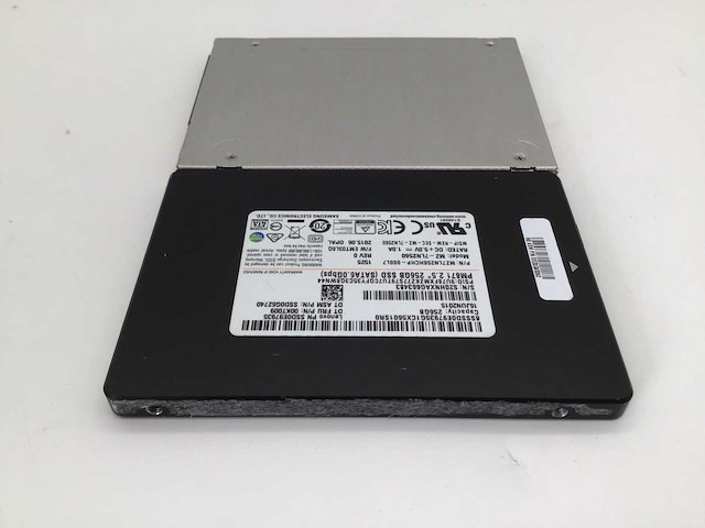 Samsung toshiba 256gb sata ssd interne hardeschijf (2x) - afbeelding 2 van  6