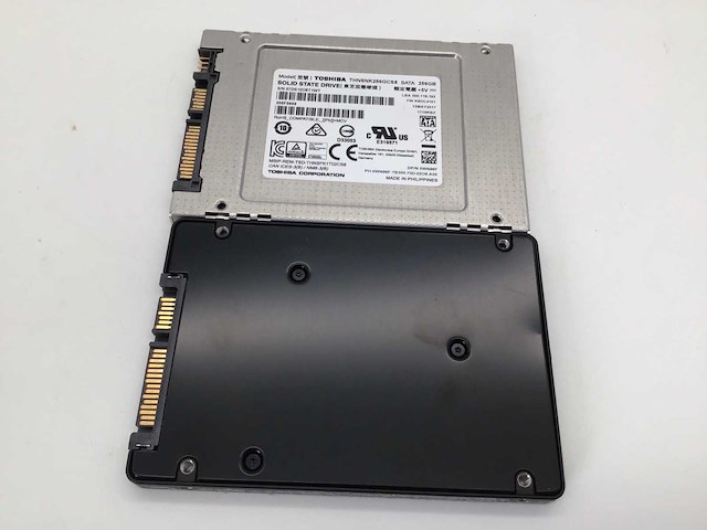 Samsung toshiba 256gb sata ssd interne hardeschijf (2x) - afbeelding 4 van  6