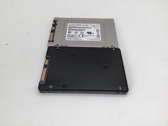 Samsung toshiba 256gb sata ssd interne hardeschijf (2x) - afbeelding 6 van  6