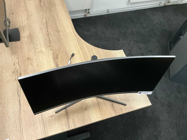 Samsung u32r590cwr curved monitor 32” - afbeelding 2 van  4