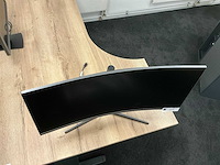 Samsung u32r590cwr curved monitor 32” - afbeelding 2 van  4