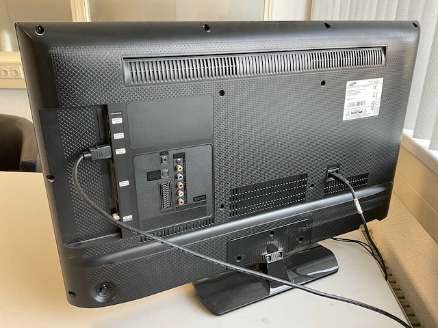 Samsung ue32h4000aw 32” televisie - afbeelding 2 van  4