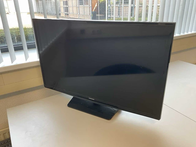 Samsung ue32h4000aw 32” televisie - afbeelding 1 van  4