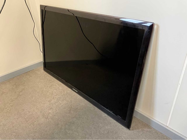 Samsung ue40d5700 televisie met standaard - afbeelding 1 van  5
