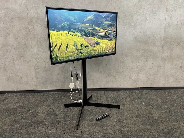 Samsung ue40f6320 - 40" full hd tv op laag statief - afbeelding 1 van  13