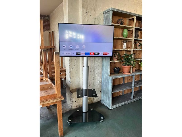 Samsung ue50ru7100 televisie op steun - afbeelding 2 van  8