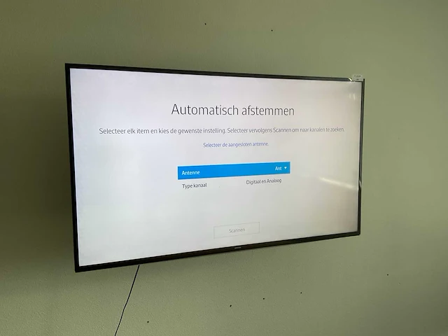 Samsung ue60j6240aw televisie - afbeelding 1 van  4