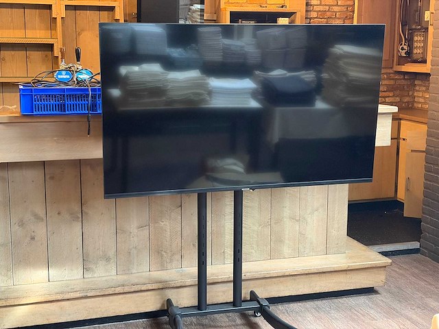 Samsung ue65au7040k smart televisie met verrijdbaar onderstel - afbeelding 1 van  8