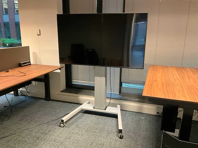 Samsung ue65ru7100w 65" televisie - afbeelding 1 van  9