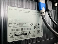 Samsung ue65ru7100wxxn 4k uhd led smart-tv televisie op presentatiestatief - afbeelding 8 van  10