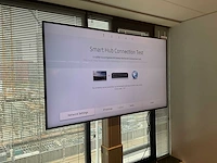 Samsung ue65ru7100wxxn 4k uhd led smart-tv televisie op presentatiestatief - afbeelding 5 van  10
