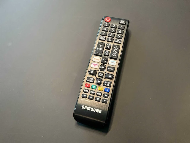 Samsung ue65ru7100wxxn 65" televisie - afbeelding 3 van  3