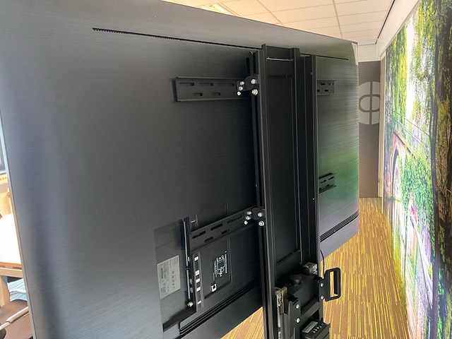Samsung ue75tu7020w televisie op standaard - afbeelding 7 van  11