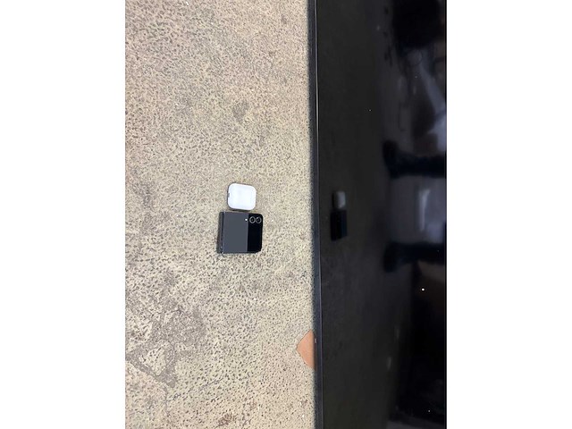 Samsung ue75u8090f tv | apple airpods 2 oordopjes | samsung galaxy z flip 4 smartphone - afbeelding 2 van  3