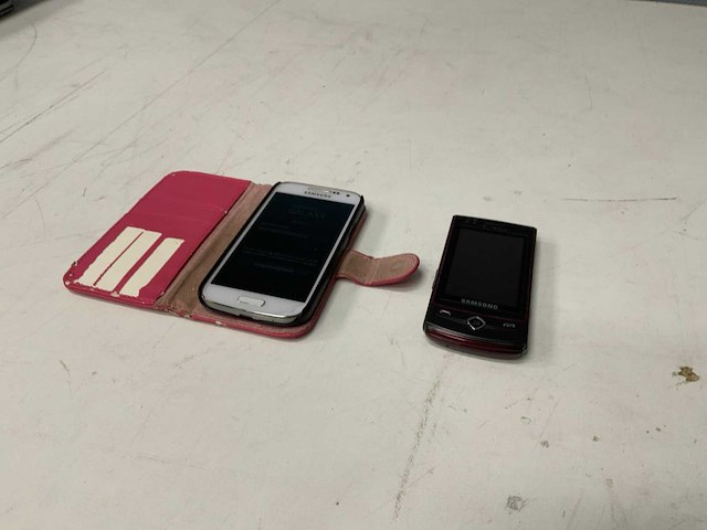 Samsung ultra touch s8300 / galaxy s4 mini mobiele telefoons (2x) - afbeelding 1 van  12