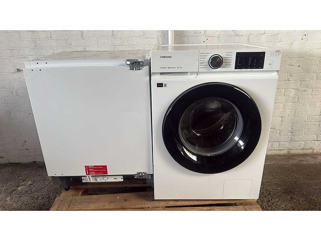 Samsung ww1bbba049aw wasmachine en aeg oab6i82ef vriezer - afbeelding 1 van  5