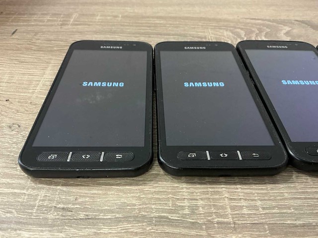 Samsung xcover 4 mobiele telefoon (5x) - afbeelding 2 van  10