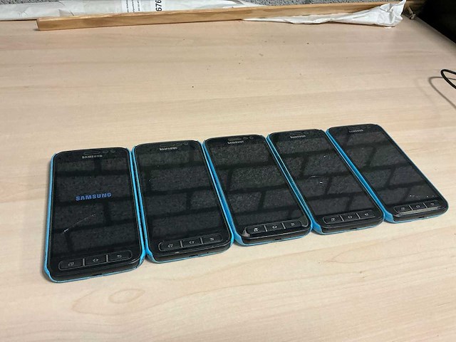 Samsung xcover 4 mobiele telefoon (5x) - afbeelding 1 van  2