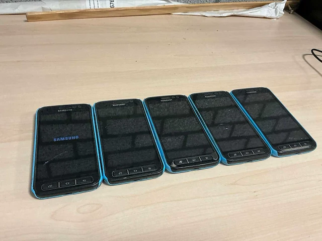 Samsung xcover 4 mobiele telefoon (5x) - afbeelding 1 van  3