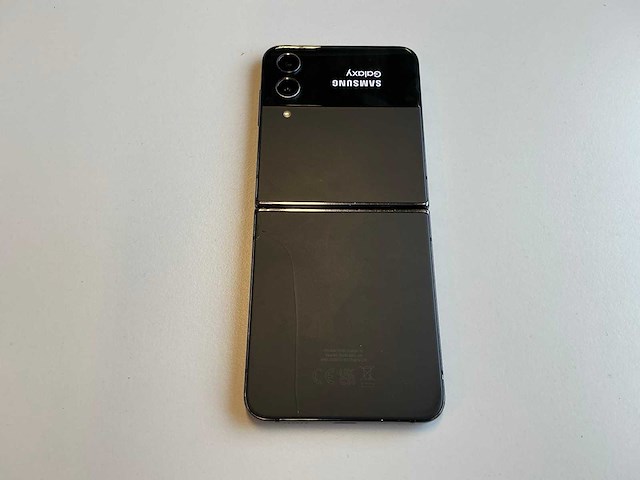 Samsung zflip 4 mobiele telefoon - afbeelding 3 van  8