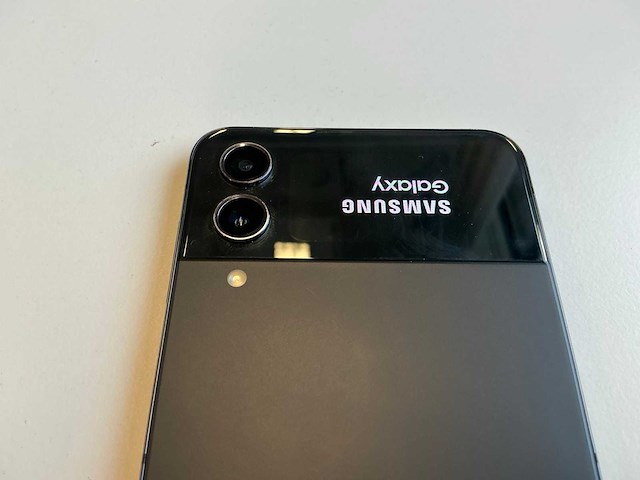 Samsung zflip 4 mobiele telefoon - afbeelding 5 van  8
