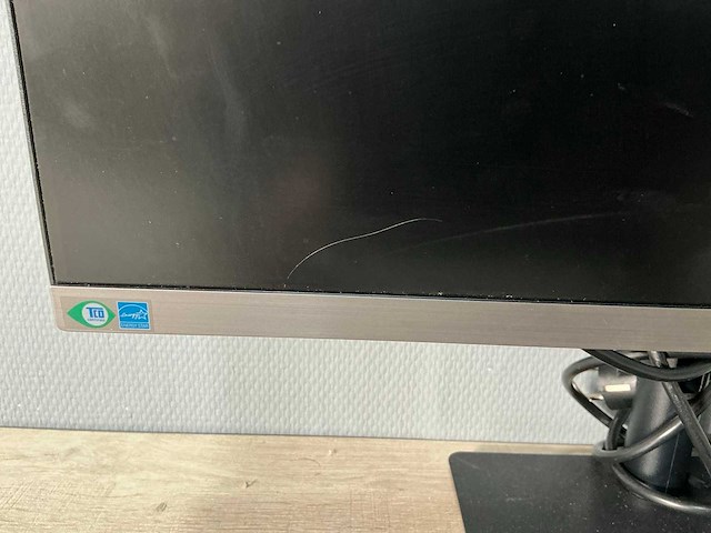 Samsung/dell - s24r650fdu/p2723qe - monitor (2x) - afbeelding 7 van  8