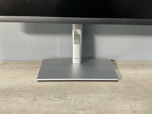 Samsung/dell - s24r650fdu/p2723qe - monitor (2x) - afbeelding 4 van  16