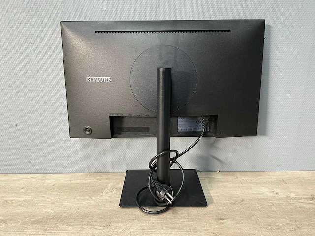 Samsung/dell - s24r650fdu/p2723qe - monitor (2x) - afbeelding 14 van  16