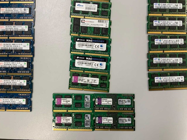 Samsung/sk hynix 246gb(123x 2gb 2rx8 & 1rx8) pc3-10600s-09-10 so-dimm sticks - afbeelding 4 van  8