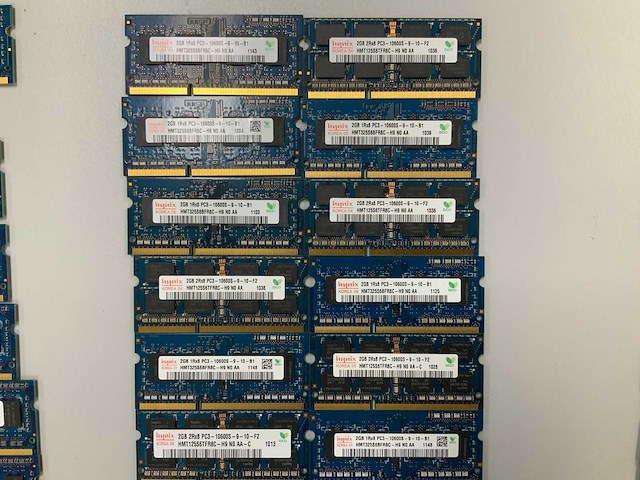 Samsung/sk hynix 246gb(123x 2gb 2rx8 & 1rx8) pc3-10600s-09-10 so-dimm sticks - afbeelding 6 van  8