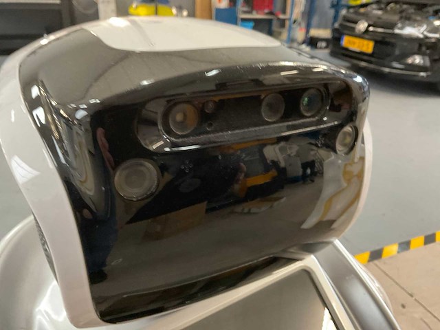 Sanbot s1-b2 humanoid robot - afbeelding 2 van  8