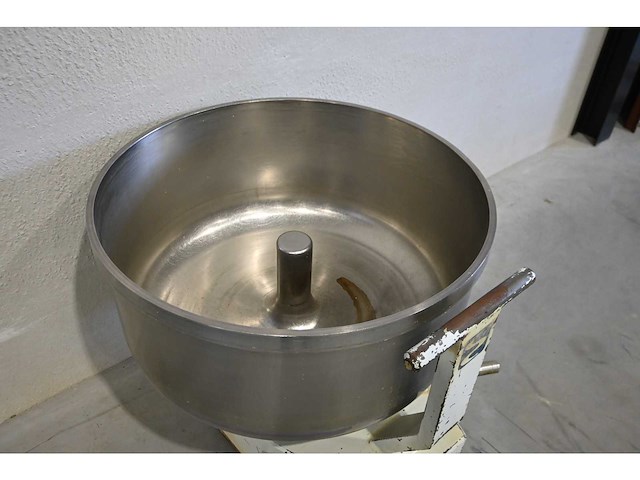 Sancassiano 150 uitrijdbare rvs spiraalkneder kuip - afbeelding 3 van  4