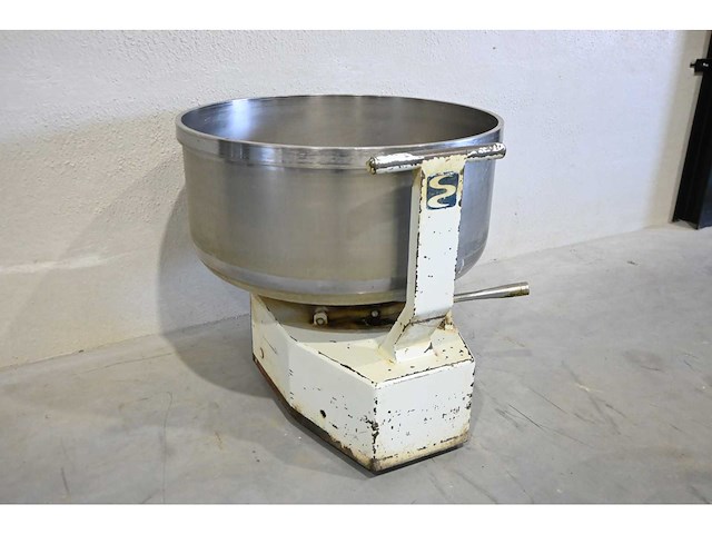 Sancassiano 150 uitrijdbare rvs spiraalkneder kuip - afbeelding 2 van  4
