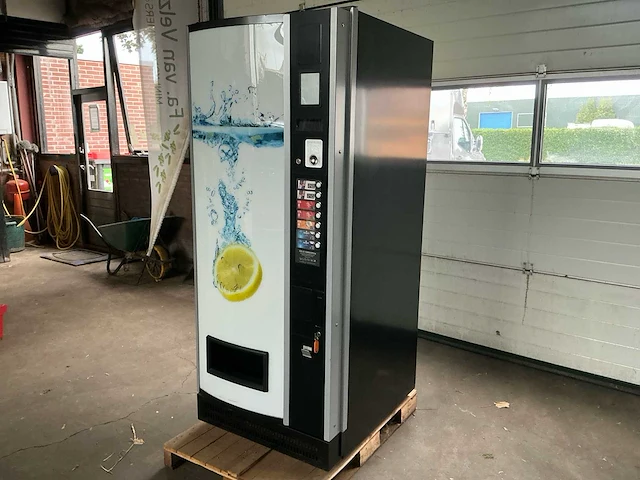 Sanden vendo - sve c47-h2 - verkoopautomaat - afbeelding 1 van  23