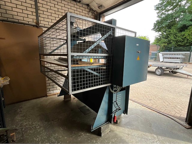 Sandt 530 hydraulische stanspers - afbeelding 6 van  9