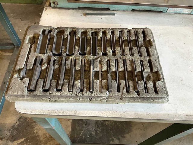Sandvik voetbediend 88-1-2 buigmachine - afbeelding 7 van  7
