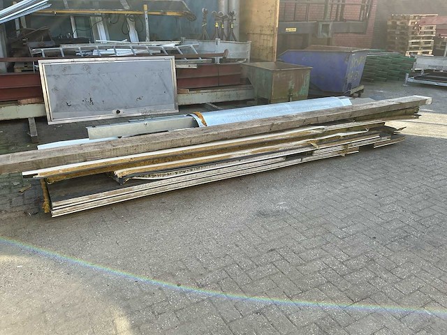 Sandwich panelen diverse bouwmaterialen - afbeelding 2 van  4