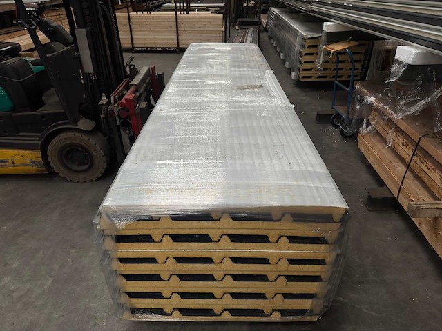 Sandwichpaneel stalen buitenplaten 4000mm (12x) - afbeelding 2 van  3