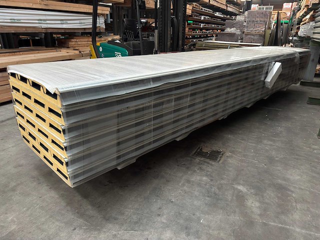 Sandwichpaneel stalen buitenplaten 5000mm (12x) - afbeelding 4 van  4