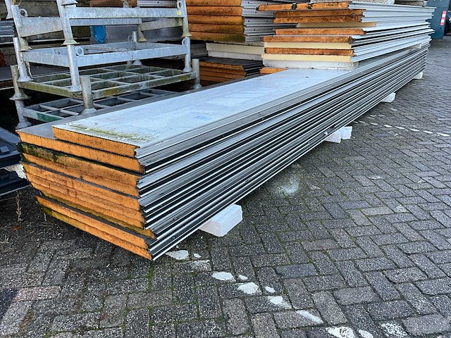 Sandwichpanelen (17x) - afbeelding 1 van  6