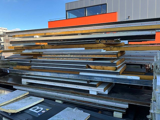 Sandwichpanelen (28x) - afbeelding 1 van  6