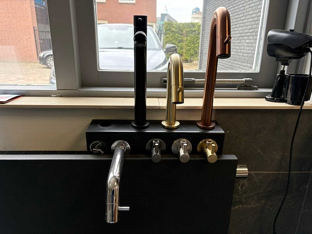 Sanibel diverse showroom kranen (4x) - afbeelding 1 van  1